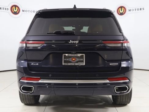 Used 2023 Jeep Grand Cherokee Summit w/ Luxury Tech Group V image 51