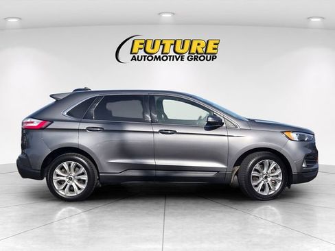 Certified 2023 Ford Edge Titanium image 3