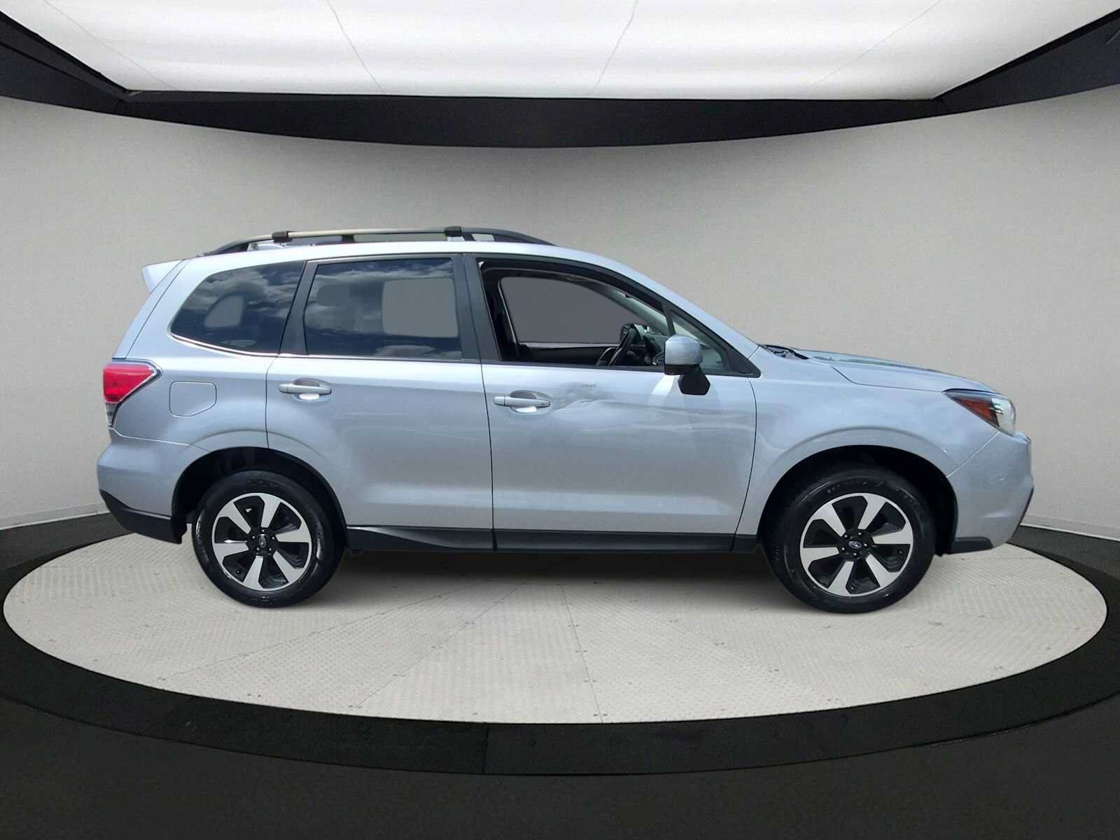Used 2018 Subaru Forester 2.5i Premium AWD/4WD image 9