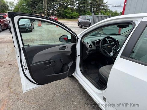 Used 2020 Chevrolet Sonic LT FWD image 9