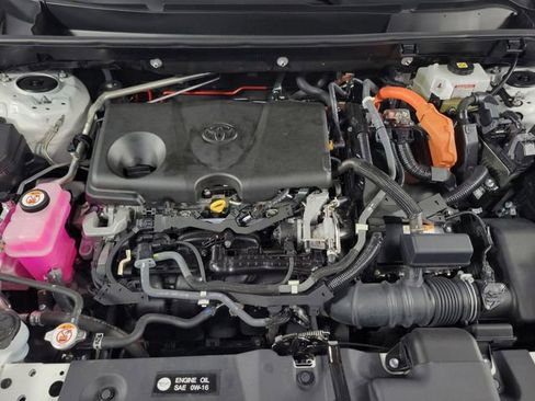 Used 2021 Toyota RAV4 XLE image 13
