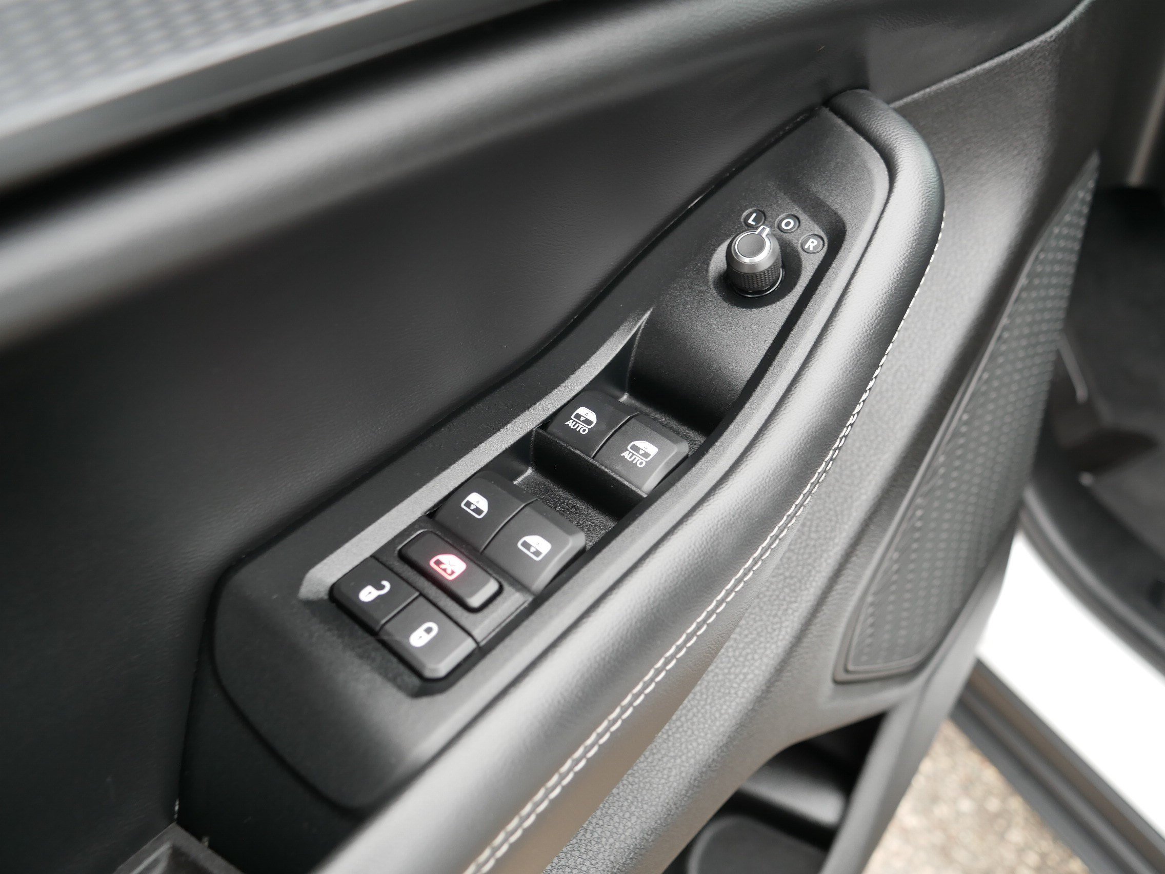 Used 2023 Jeep Grand Cherokee Laredo w/ Luxury Tech Group I AWD/4WD image 19