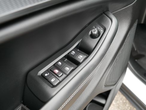 Used 2023 Jeep Grand Cherokee Laredo w/ Luxury Tech Group I AWD/4WD image 19