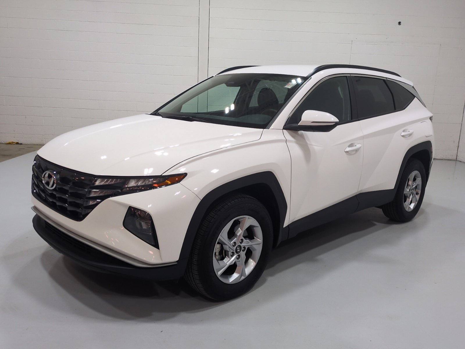 Certified 2023 Hyundai Tucson SEL w/ Winter Package AWD/4WD image 7