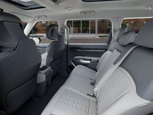 New 2026 Kia EV9 Wind AWD/4WD image 18