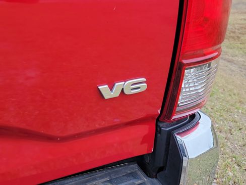 Used 2021 Toyota Tacoma SR5 image 19