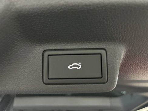 New 2025 Volkswagen ID. Buzz Pro S image 39