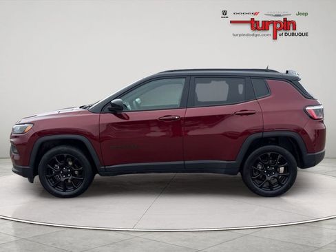 Used 2022 Jeep Compass Latitude AWD/4WD image 2