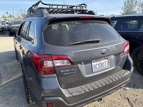 Used 2018 Subaru Outback 2.5i Premium image 8