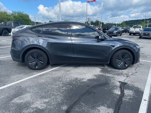 Used 2026 Tesla Model Y 2WD image 6
