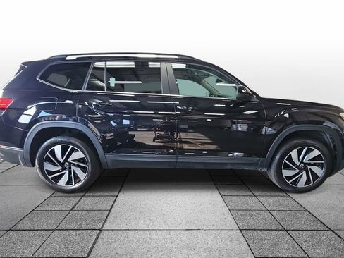 Used 2025 Volkswagen Atlas SE FWD image 4