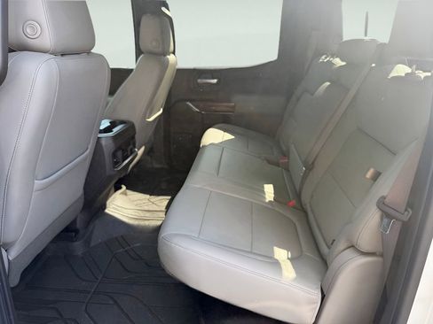 Used 2019 Chevrolet Silverado 1500 LT Trail Boss AWD/4WD image 38