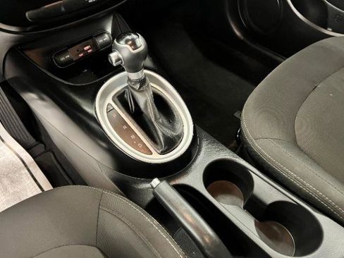 Used 2019 Kia Soul FWD image 18