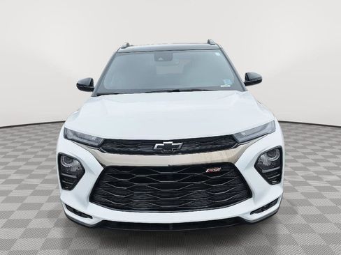Used 2023 Chevrolet TrailBlazer RS w/ Sun and Liftgate Package image 2