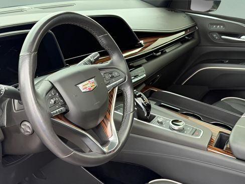 Used 2023 Cadillac Escalade Premium Luxury AWD/4WD image 20