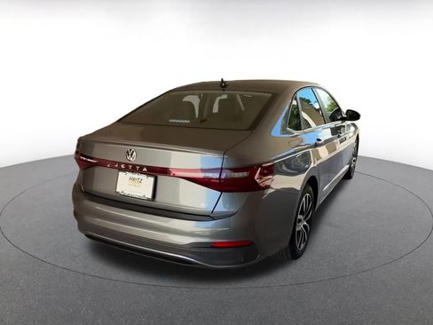 Used 2025 Volkswagen Jetta SE image 12