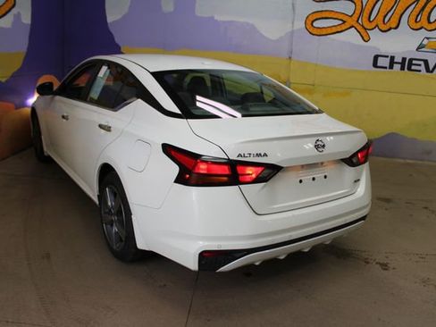 Used 2021 Nissan Altima 2.5 S AWD/4WD image 6