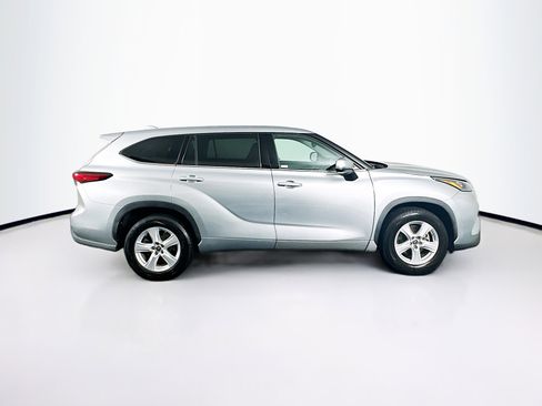 Used 2020 Toyota Highlander L image 10