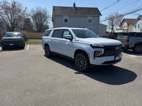 New 2026 Chevrolet Suburban High Country AWD/4WD image 7