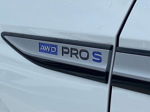 Used 2023 Volkswagen ID.4 Pro S Plus AWD/4WD image 6
