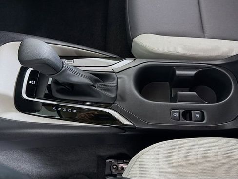 Certified 2025 Toyota Corolla LE image 18