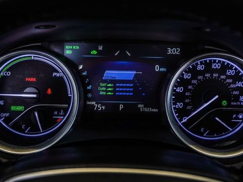 Used 2022 Toyota Camry XLE FWD image 37