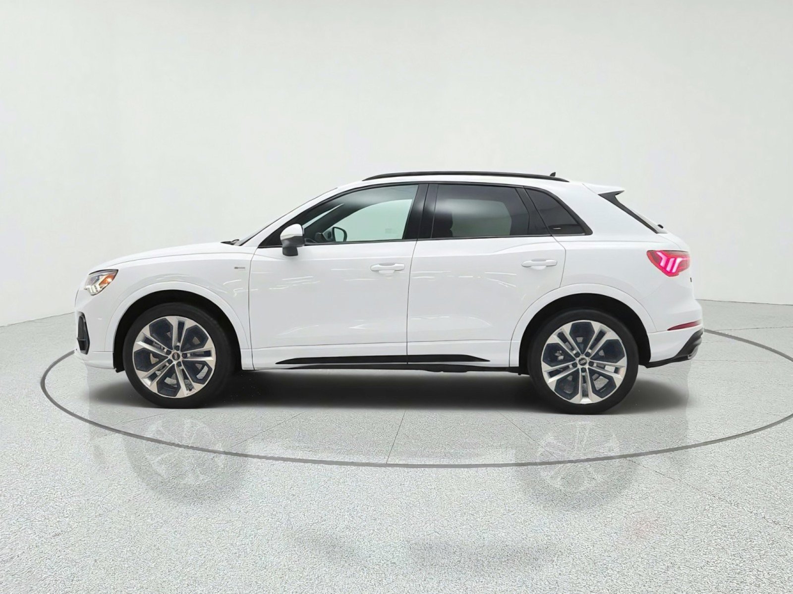 Used 2022 Audi Q3 2.0T Premium Plus AWD/4WD image 8