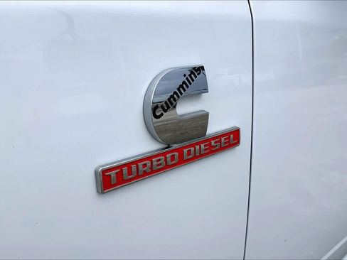 Used 2023 RAM 2500 Tradesman w/ Chrome Appearance Group AWD/4WD image 6