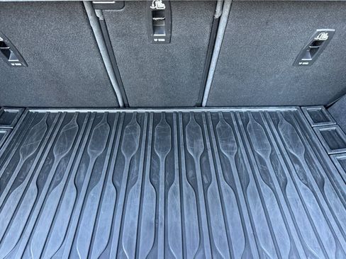 Used 2020 Land Rover Range Rover Evoque S image 16