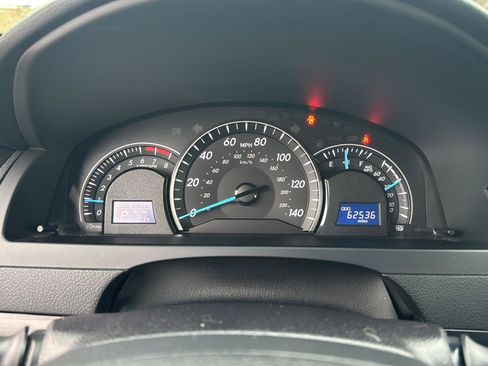 Used 2015 Toyota Camry LE image 16