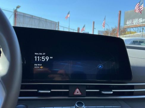 Used 2024 Hyundai Elantra SEL w/ Convenience Package image 33