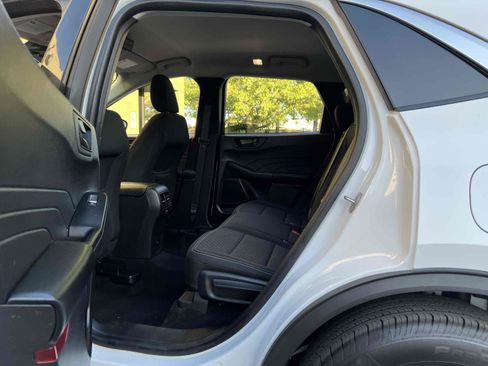 Used 2024 Ford Escape Active image 32