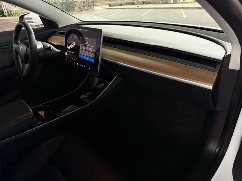 Used 2019 Tesla Model 3 Standard Range Plus image 40