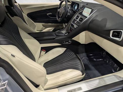 Used 2019 Aston Martin DB11 Coupe RWD image 19