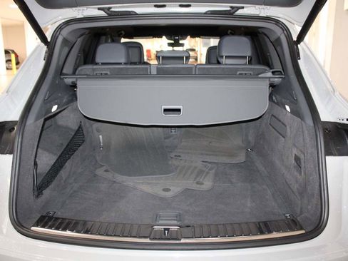 Used 2022 Porsche Cayenne image 7