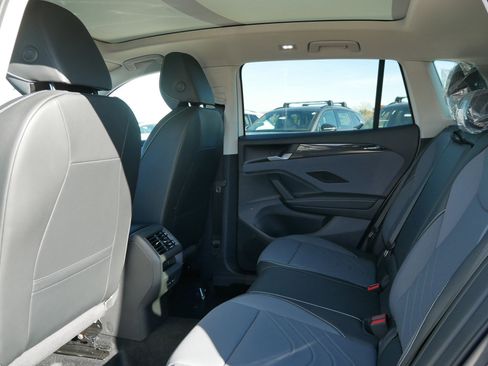 New 2026 Volkswagen Tiguan SE image 6