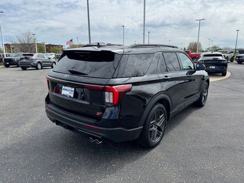 Used 2025 Ford Explorer ST AWD/4WD image 3