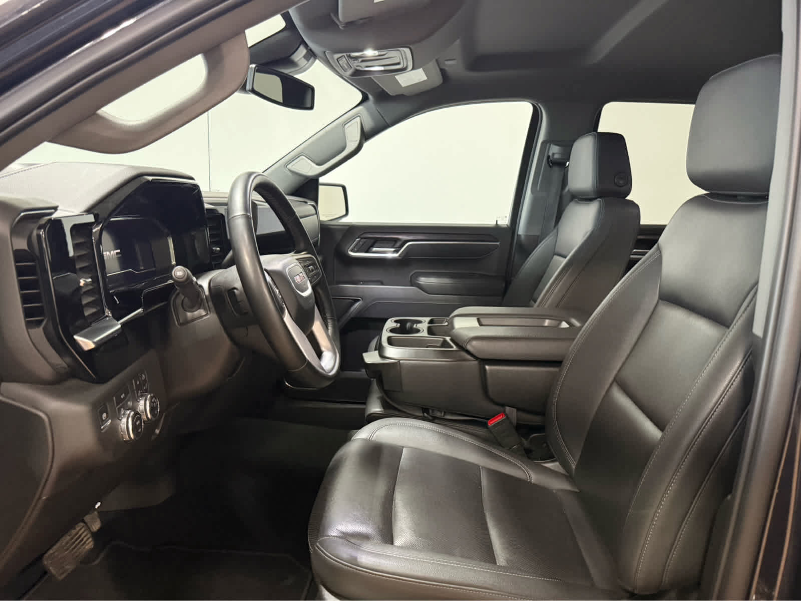 Used 2025 GMC Sierra 1500 SLT AWD/4WD image 12
