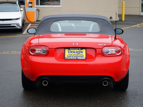 Used 2011 MAZDA MX-5 Miata Touring w/ Suspension Pkg RWD image 5