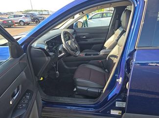 Used 2025 Nissan Kicks SR FWD video 2