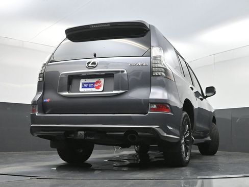 Used 2023 Lexus GX 460 Premium w/ Accessory Package AWD/4WD image 34