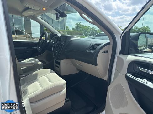 Used 2019 Dodge Grand Caravan SE FWD image 22