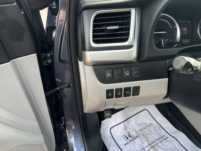 Used 2018 Toyota Highlander Limited Platinum AWD/4WD image 12