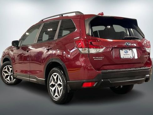 Used 2021 Subaru Forester Premium image 12