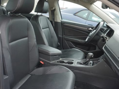 Used 2019 Volkswagen Jetta SEL FWD image 9