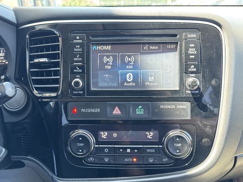 Used 2017 Mitsubishi Outlander ES AWD/4WD image 17