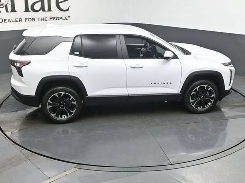 New 2026 Chevrolet Equinox LT w/ Safety and Technology Package FWD image 17