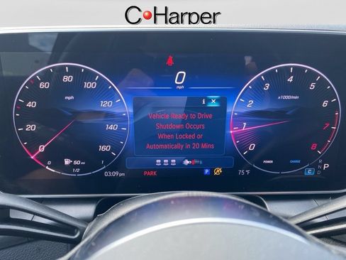 Used 2025 Mercedes-Benz GLC 300 image 23