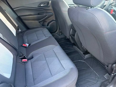 New 2026 Chevrolet Trax RS w/ Sunroof Package FWD image 18