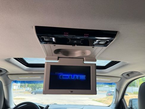 Used 2018 Cadillac Escalade Premium Luxury AWD/4WD image 11